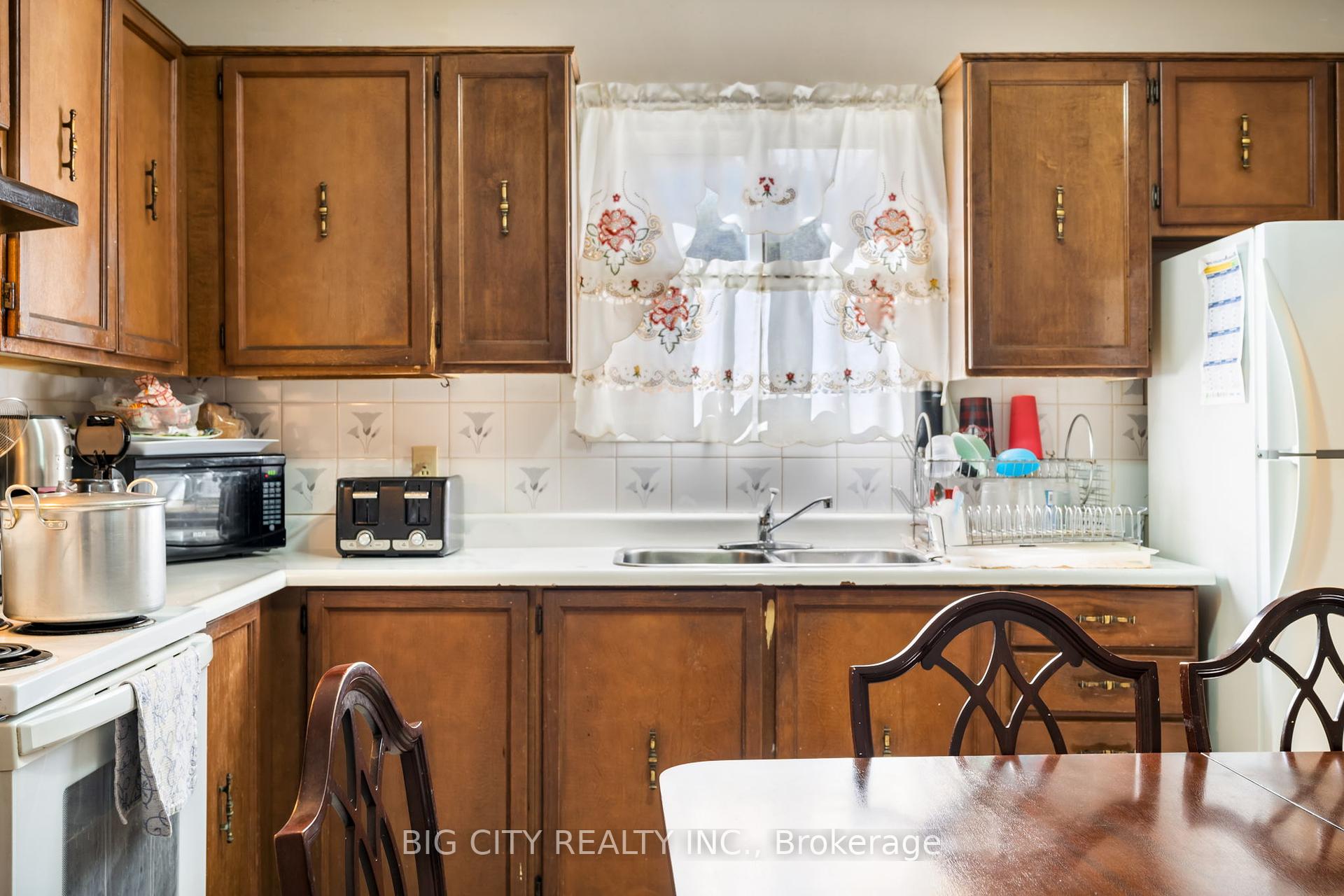 193 John Tabor Tr, Toronto, ON M1B2R3 | 3 Bedroom 2 Bathroom Detached House | Image 9