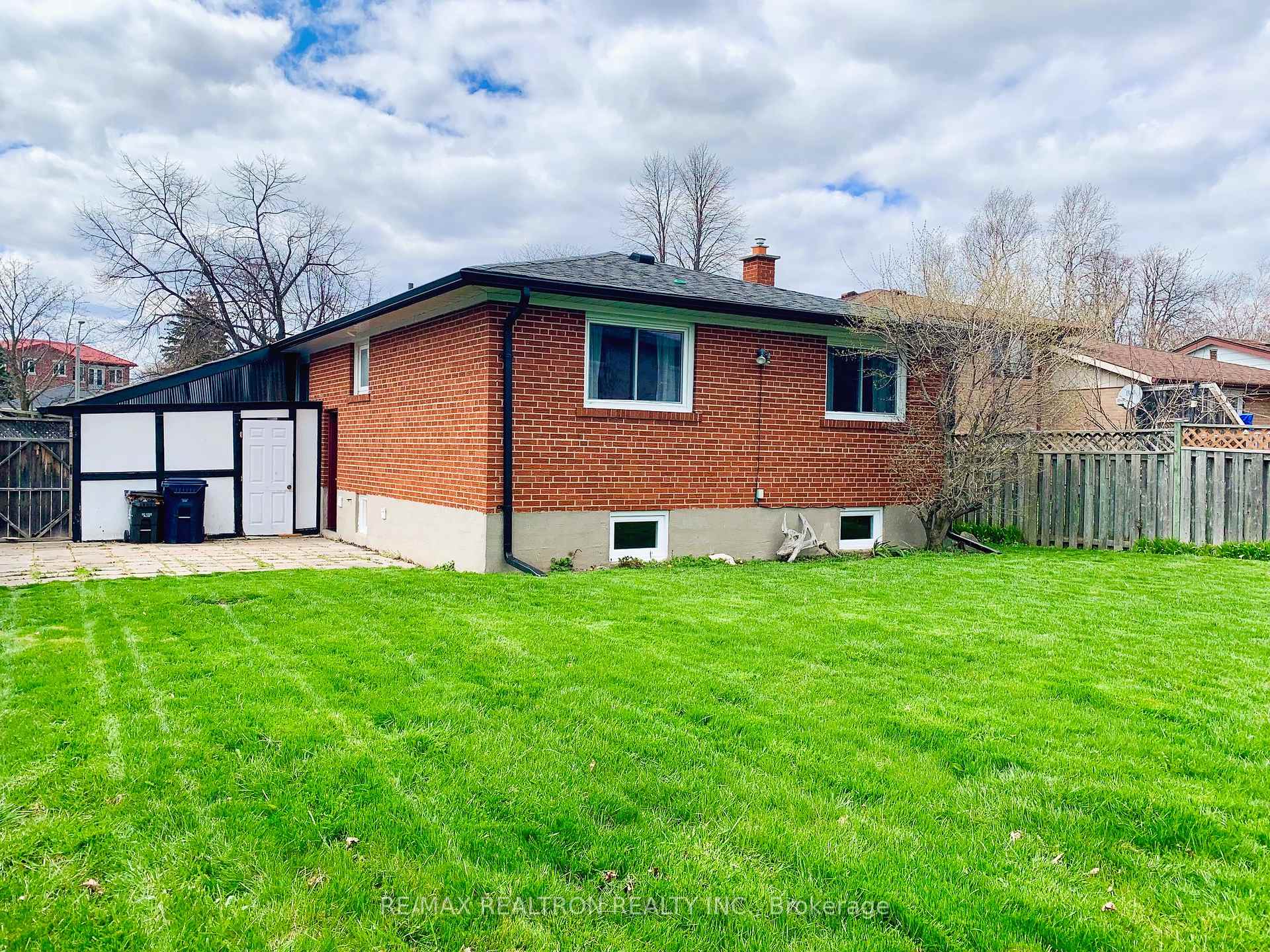 429 Brimorton Dr, Toronto, ON M1H2E4 | 3 Bedroom 2 Bathroom Detached House | Image 2