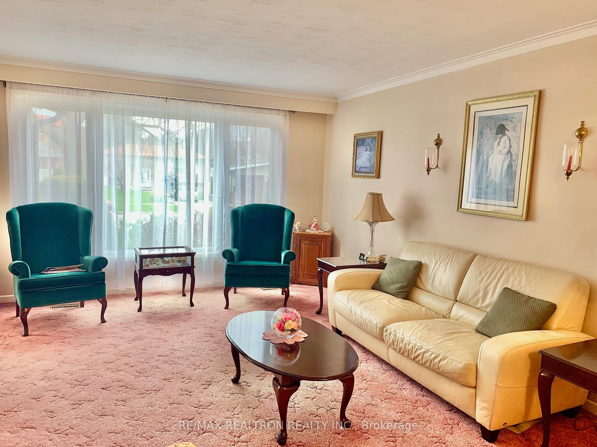 429 Brimorton Dr, Toronto, ON M1H2E4 | 3 Bedroom 2 Bathroom Detached House | Image 5