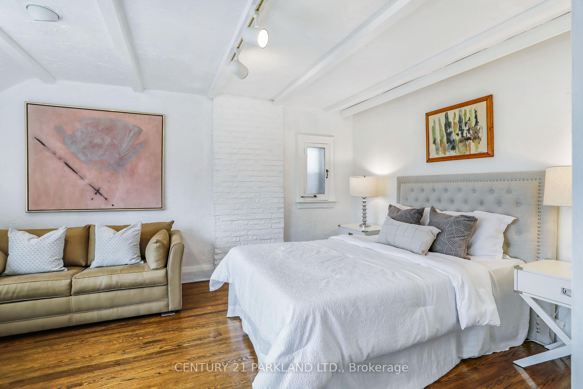 45 Pine Cres, Toronto, ON M4E1L3 | 3 Bedroom 2 Bathroom Detached House | Image 12