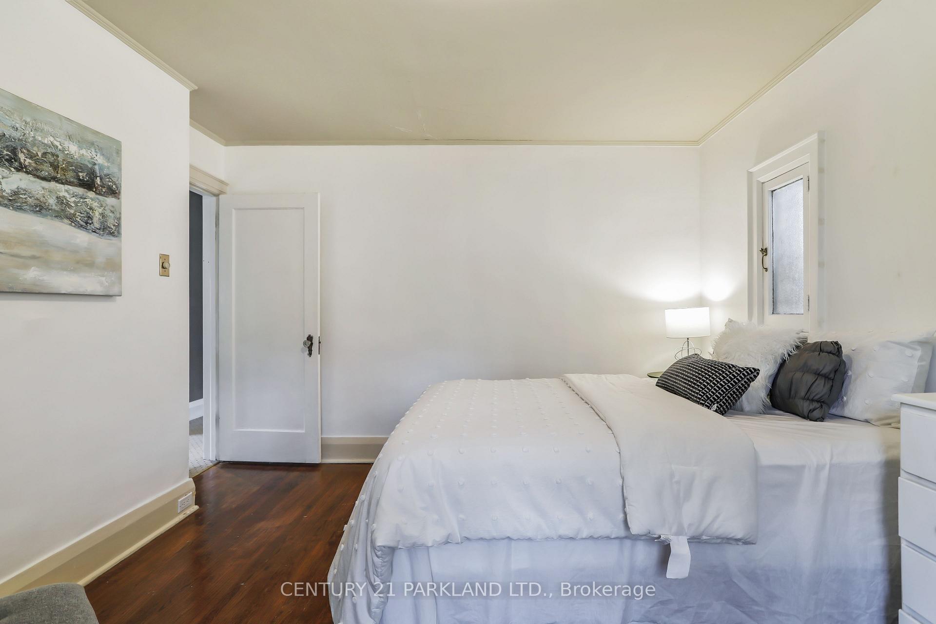 45 Pine Cres, Toronto, ON M4E1L3 | 3 Bedroom 2 Bathroom Detached House | Image 17