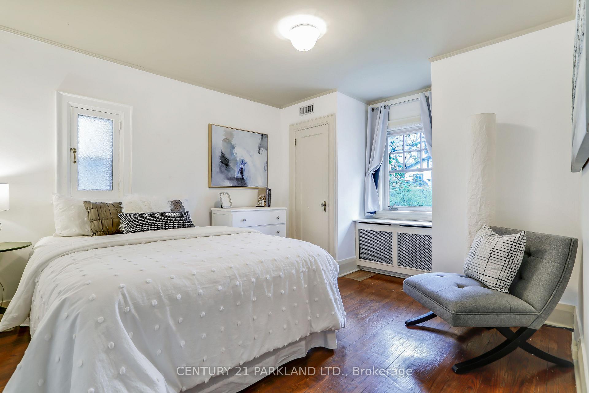 45 Pine Cres, Toronto, ON M4E1L3 | 3 Bedroom 2 Bathroom Detached House | Image 18