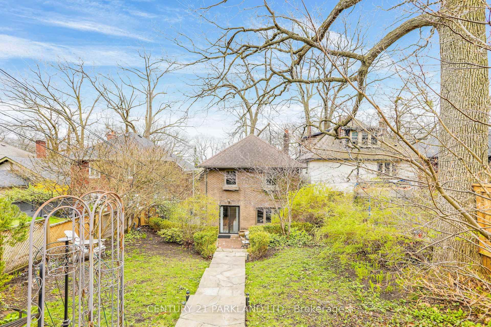 45 Pine Cres, Toronto, ON M4E1L3 | 3 Bedroom 2 Bathroom Detached House | Image 27