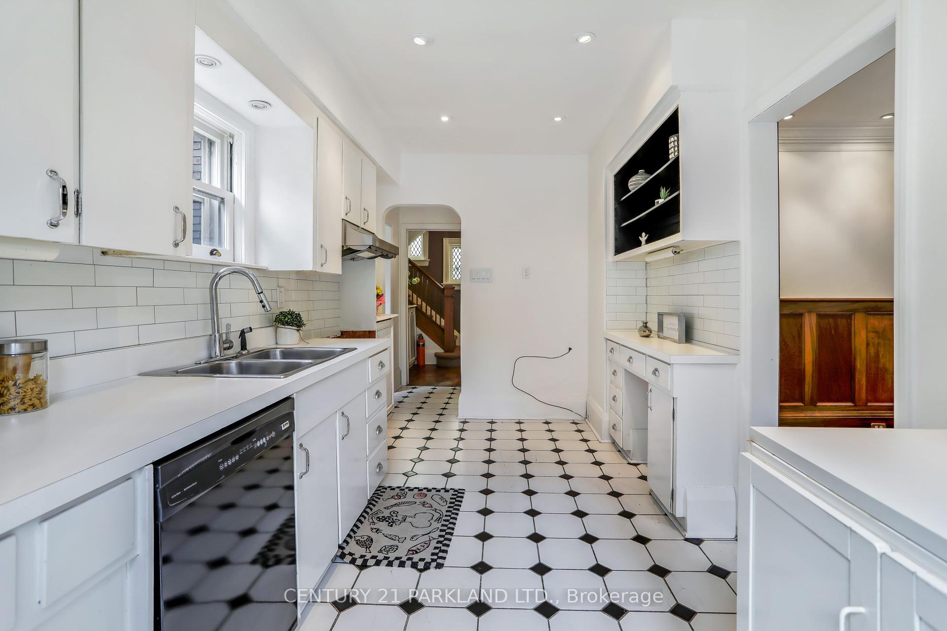 45 Pine Cres, Toronto, ON M4E1L3 | 3 Bedroom 2 Bathroom Detached House | Image 9