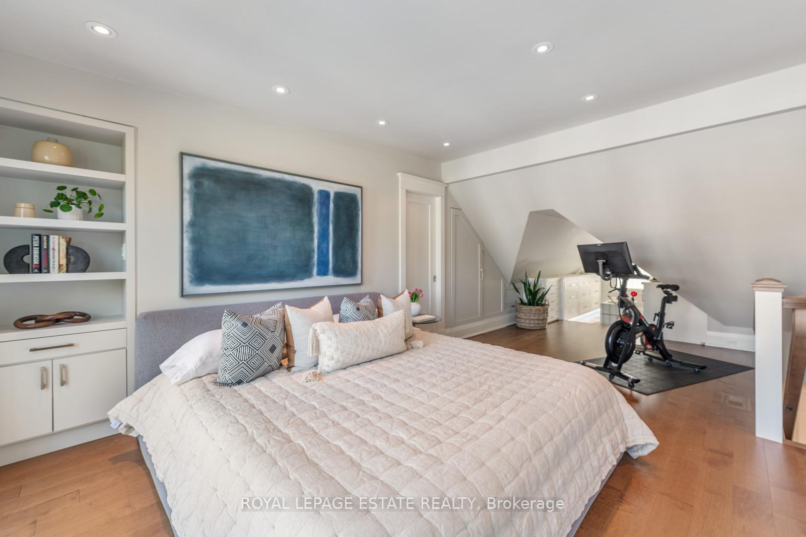 49 Kenilworth Ave, Toronto, ON M4L3S4 | 4 Bedroom 3 Bathroom Detached House | Image 23