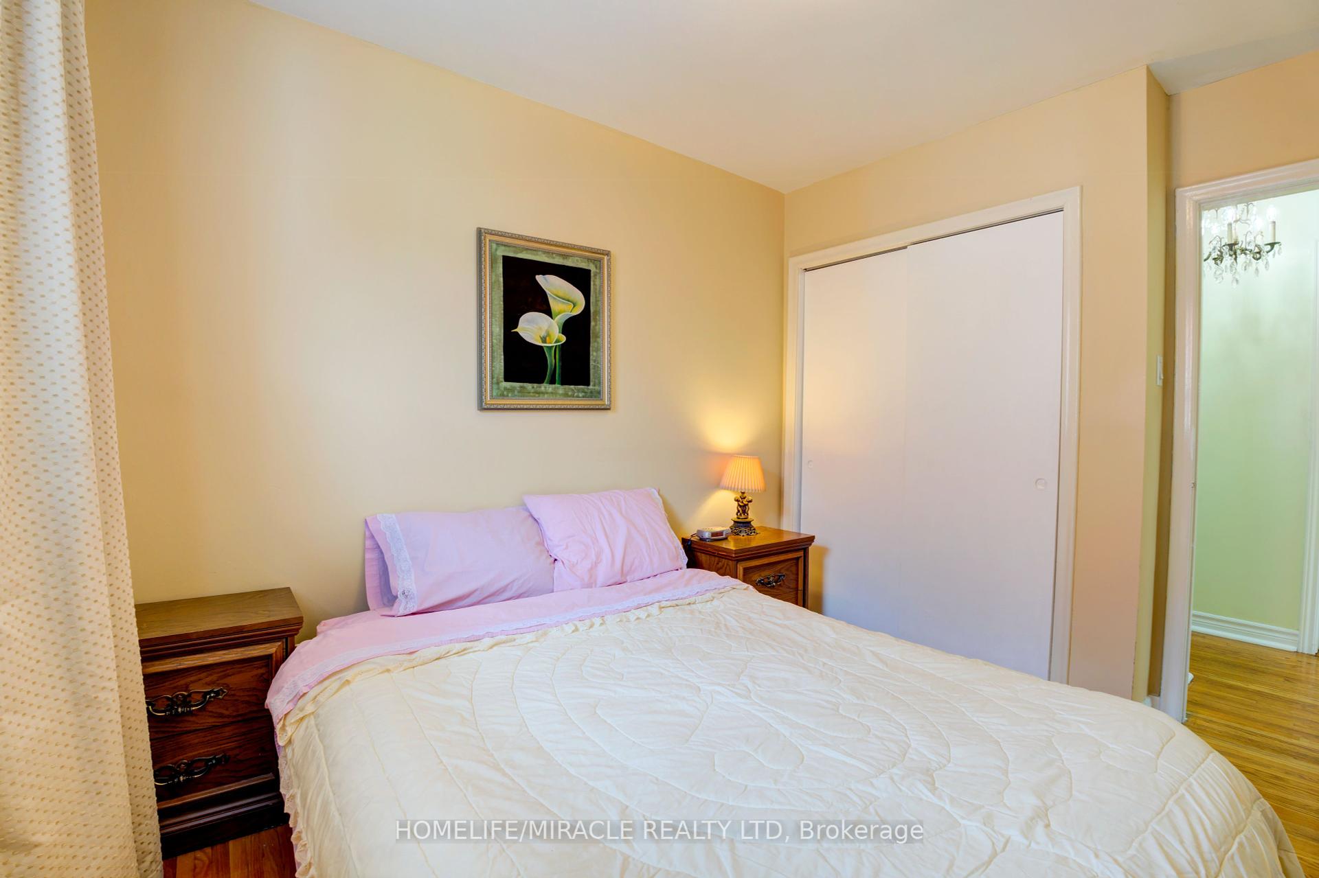 24 Ivanhoe Crt, Toronto, ON M1R3G9 | 3 Bedroom 2 Bathroom Detached House | Image 15