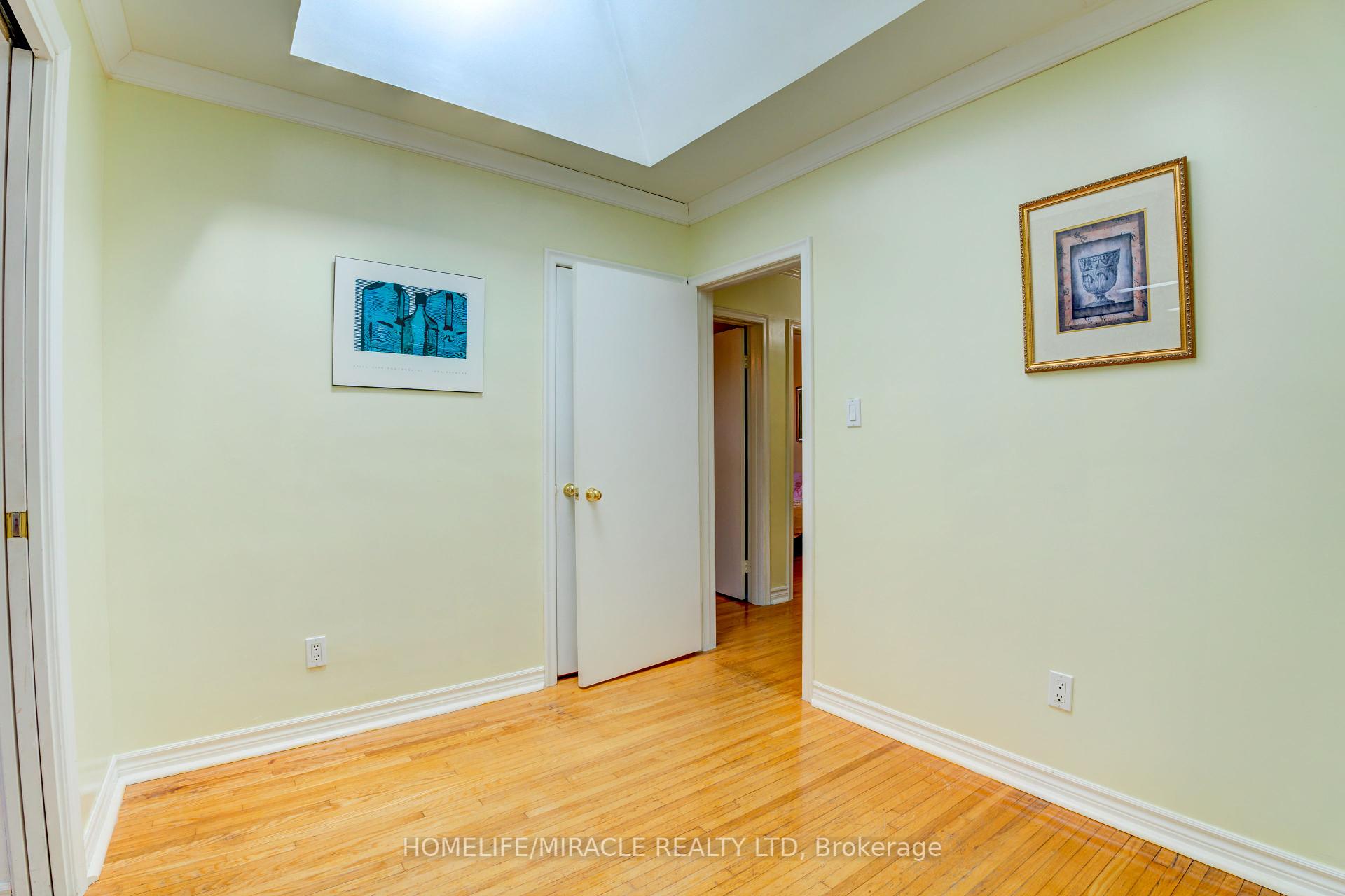 24 Ivanhoe Crt, Toronto, ON M1R3G9 | 3 Bedroom 2 Bathroom Detached House | Image 21