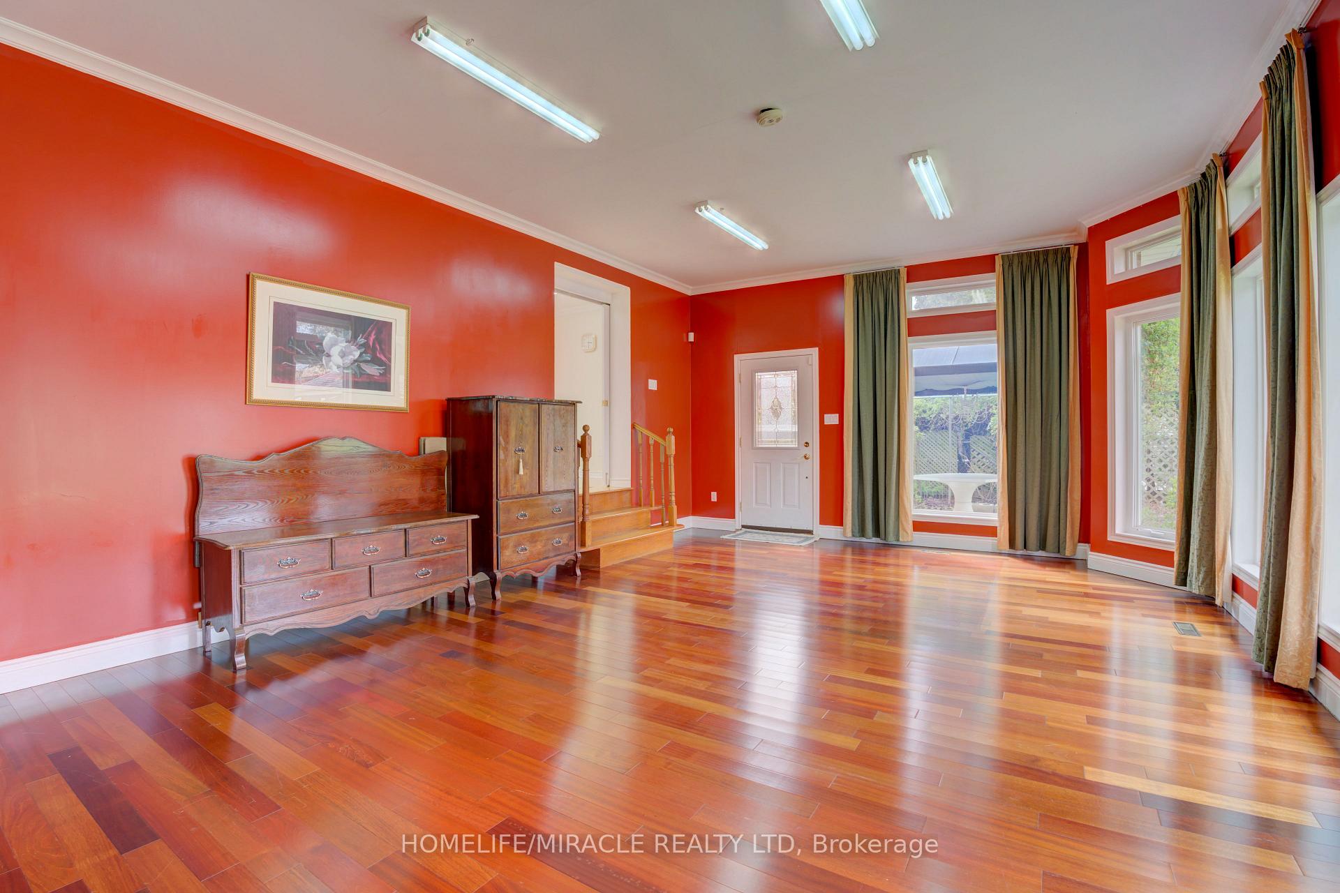 24 Ivanhoe Crt, Toronto, ON M1R3G9 | 3 Bedroom 2 Bathroom Detached House | Image 22