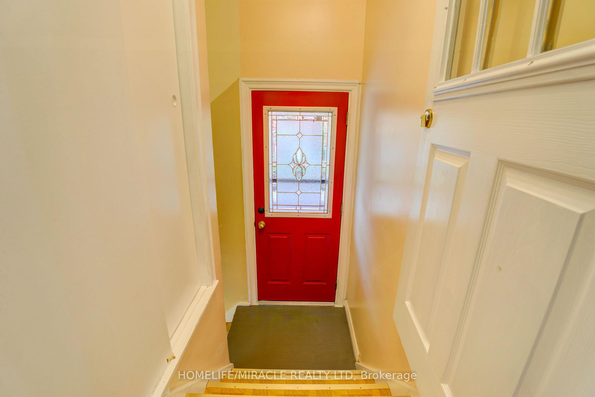 24 Ivanhoe Crt, Toronto, ON M1R3G9 | 3 Bedroom 2 Bathroom Detached House | Image 24