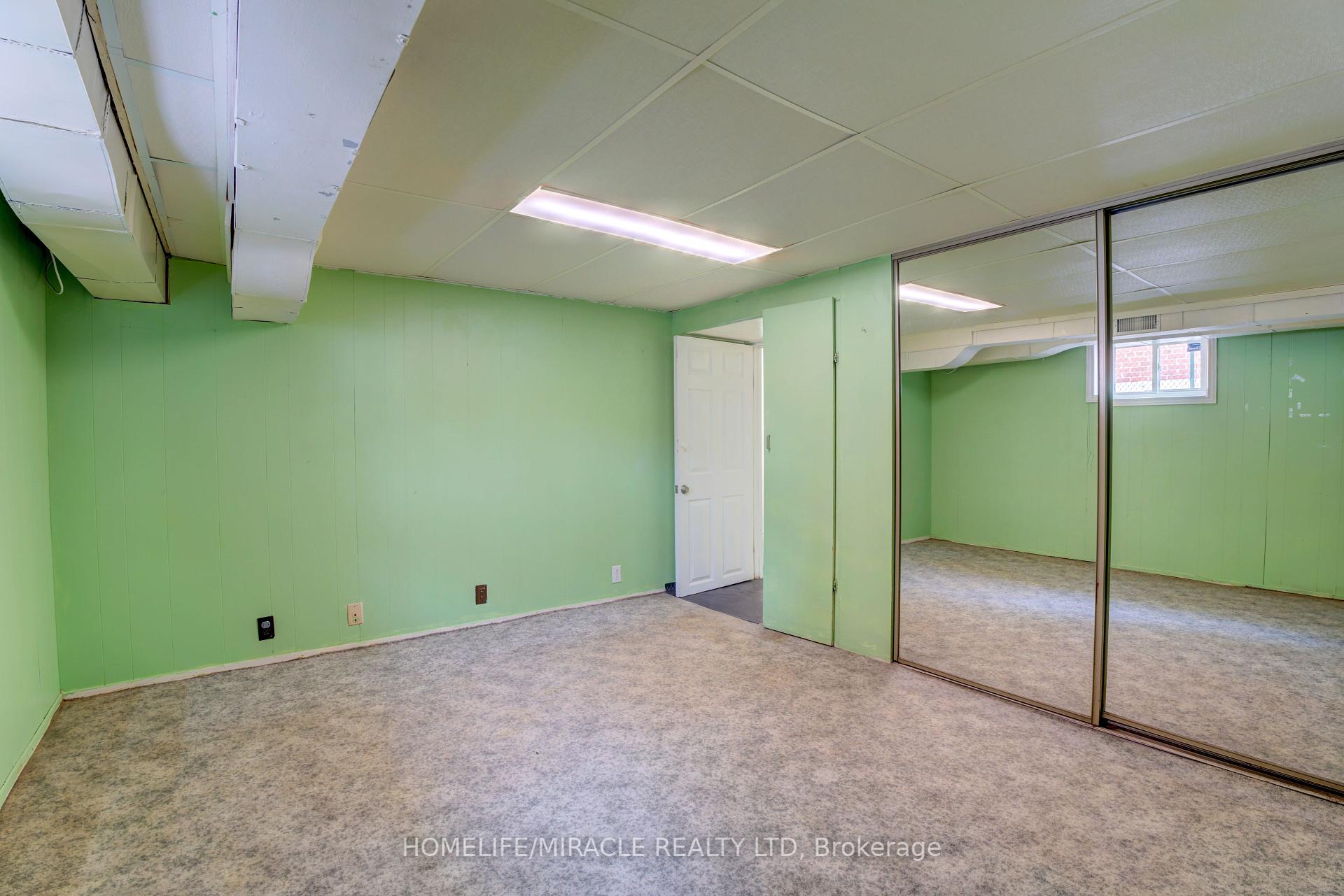 24 Ivanhoe Crt, Toronto, ON M1R3G9 | 3 Bedroom 2 Bathroom Detached House | Image 33