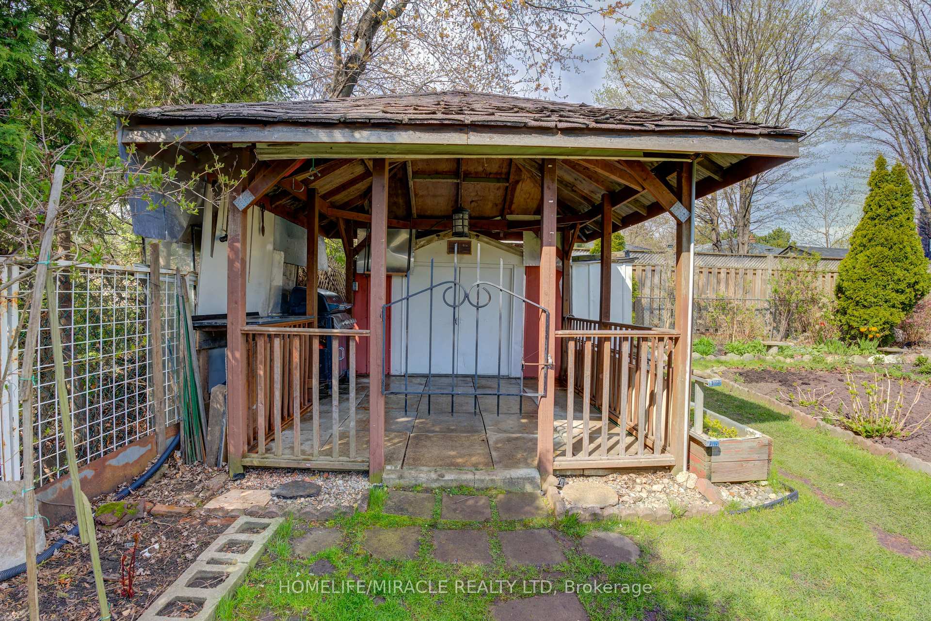 24 Ivanhoe Crt, Toronto, ON M1R3G9 | 3 Bedroom 2 Bathroom Detached House | Image 37