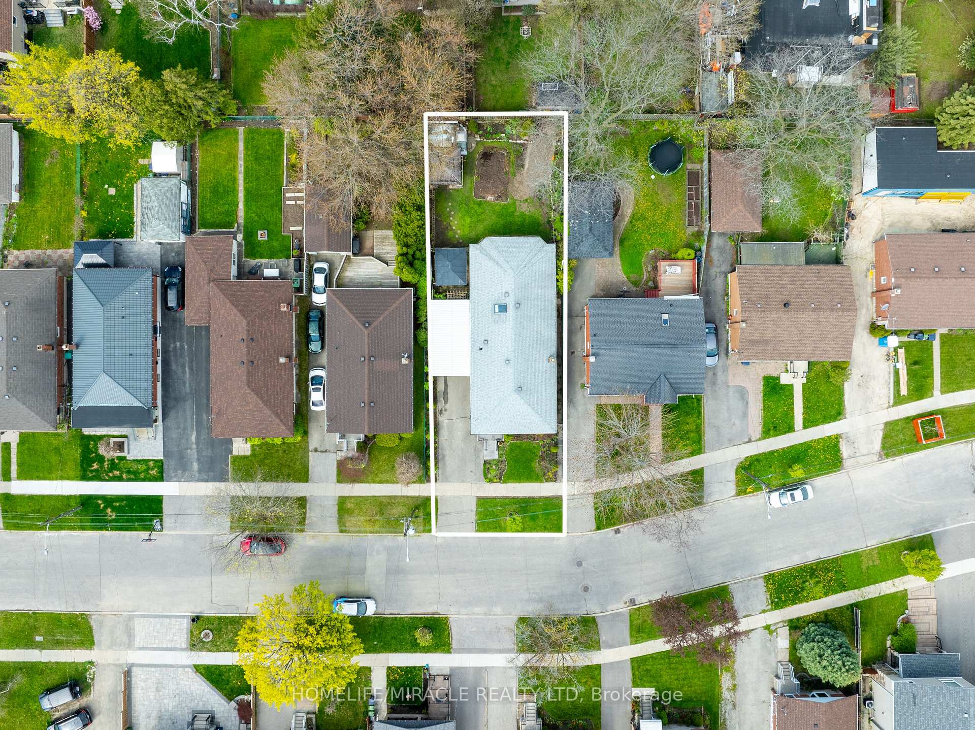 24 Ivanhoe Crt, Toronto, ON M1R3G9 | 3 Bedroom 2 Bathroom Detached House | Image 39