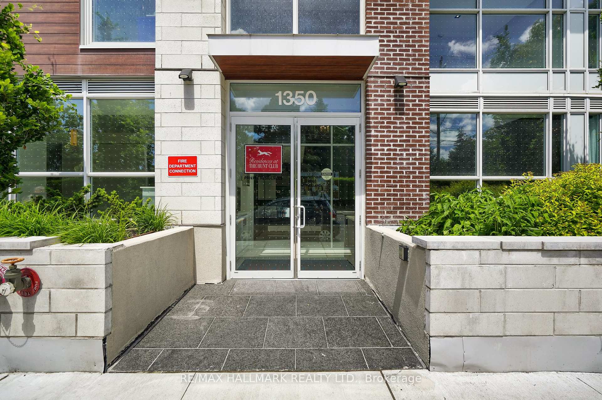 #701 - 1350 Kingston Rd, Toronto, ON M1N1C8 | 2 Bedroom 2 Bathroom Condo Apt | Image 2
