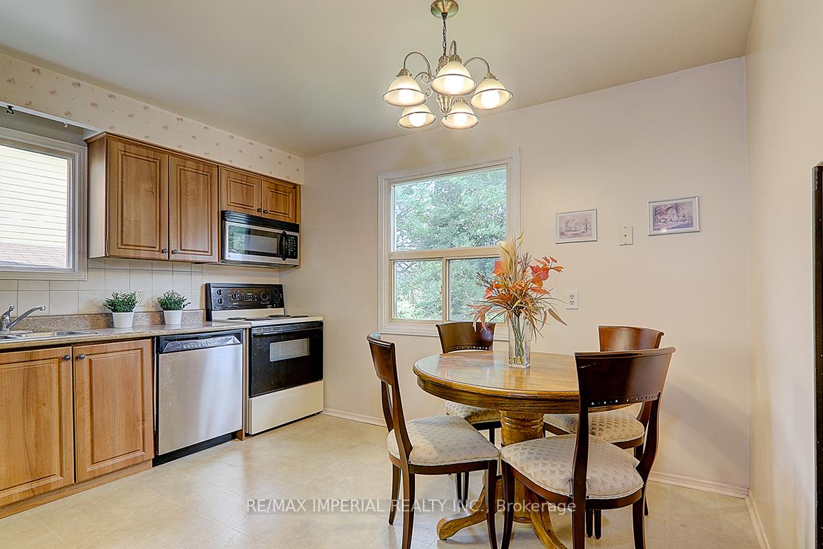 33 Longbow Sq, Toronto, ON M1W2W6 | 4 Bedroom 4 Bathroom Detached House | Image 11