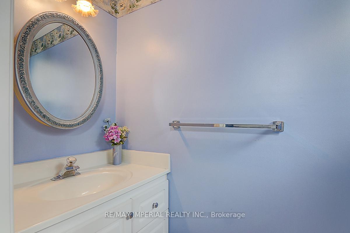 33 Longbow Sq, Toronto, ON M1W2W6 | 4 Bedroom 4 Bathroom Detached House | Image 22