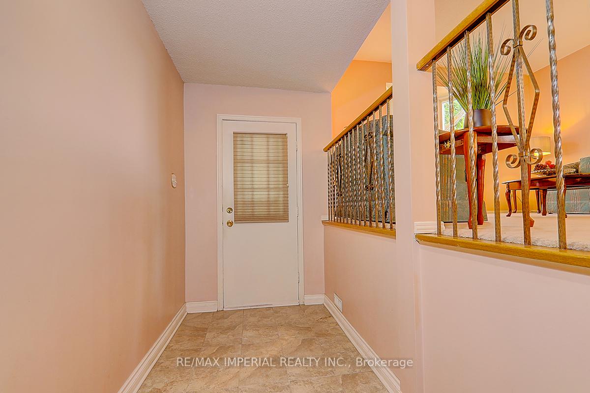 33 Longbow Sq, Toronto, ON M1W2W6 | 4 Bedroom 4 Bathroom Detached House | Image 3