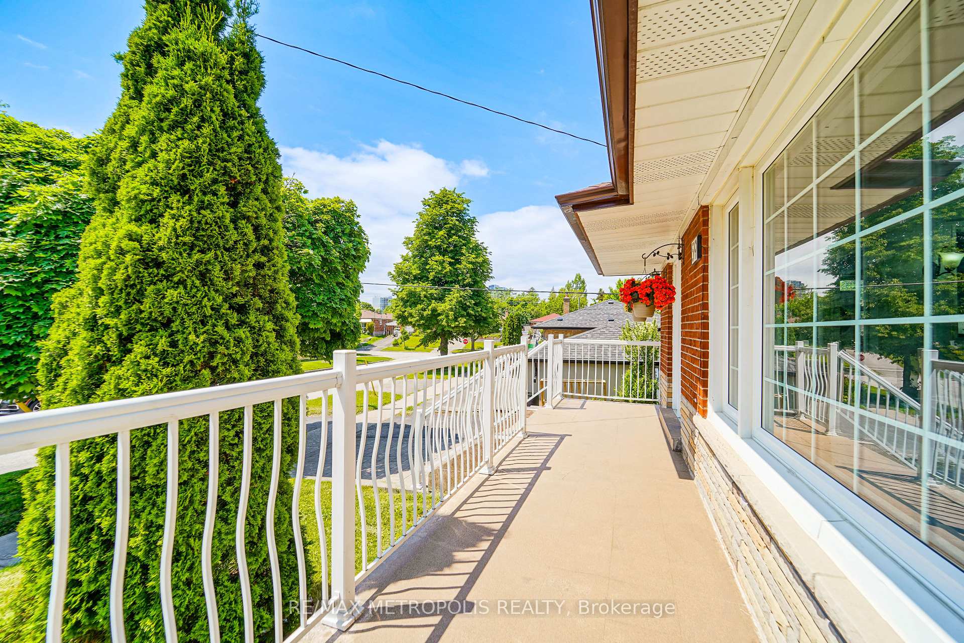 59 Grassington Cres, Toronto, ON M1G1X4 | 3 Bedroom 3 Bathroom Detached House | Image 10