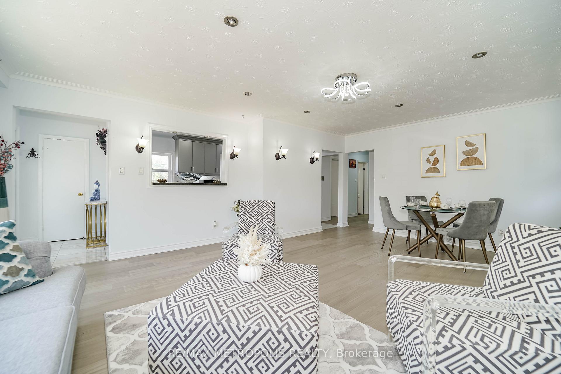 59 Grassington Cres, Toronto, ON M1G1X4 | 3 Bedroom 3 Bathroom Detached House | Image 13