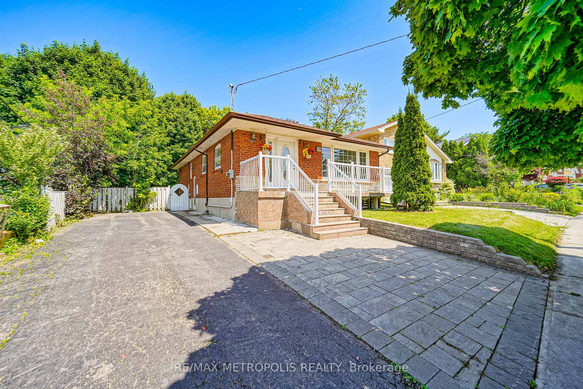 59 Grassington Cres, Toronto, ON M1G1X4 | 3 Bedroom 3 Bathroom Detached House | Image 4