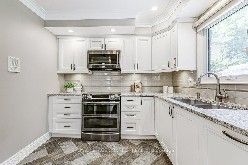 42 Holmcrest Tr, Toronto, ON M1C1V5 | 4 Bedroom 4 Bathroom Detached House | Image 10