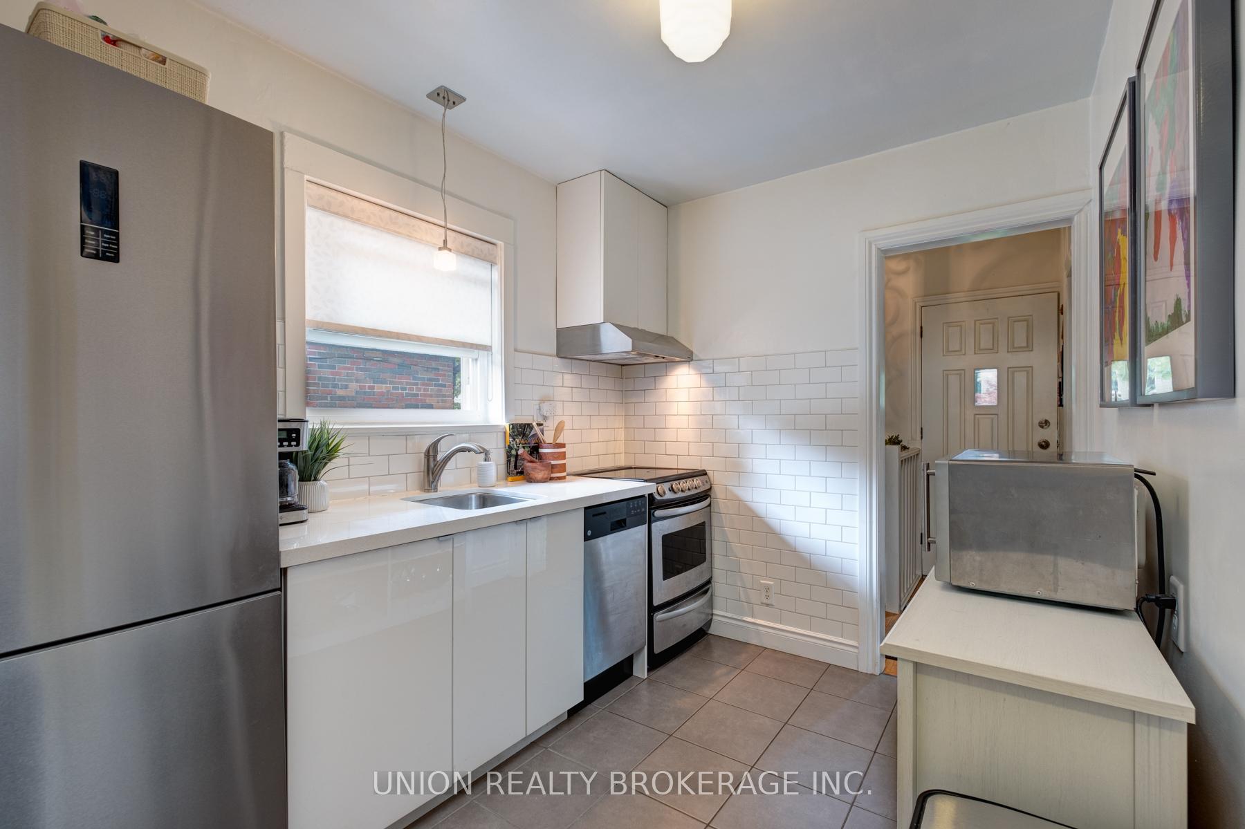 49 Red Deer Ave, Toronto, ON M1N2Z2 | 2 Bedroom 1 Bathroom Detached House | Image 11