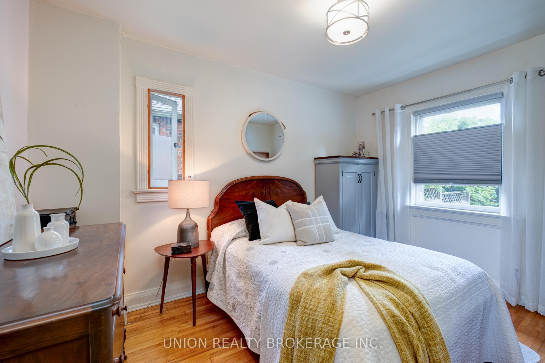 49 Red Deer Ave, Toronto, ON M1N2Z2 | 2 Bedroom 1 Bathroom Detached House | Image 12