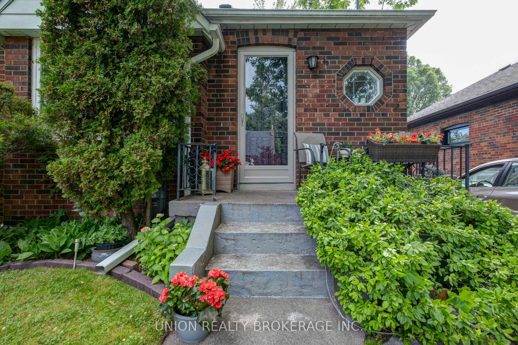 49 Red Deer Ave, Toronto, ON M1N2Z2 | 2 Bedroom 1 Bathroom Detached House | Image 2