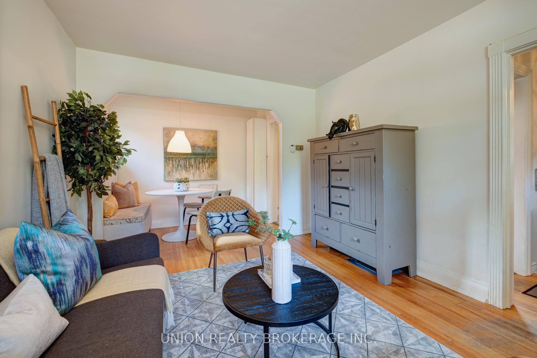 49 Red Deer Ave, Toronto, ON M1N2Z2 | 2 Bedroom 1 Bathroom Detached House | Image 5