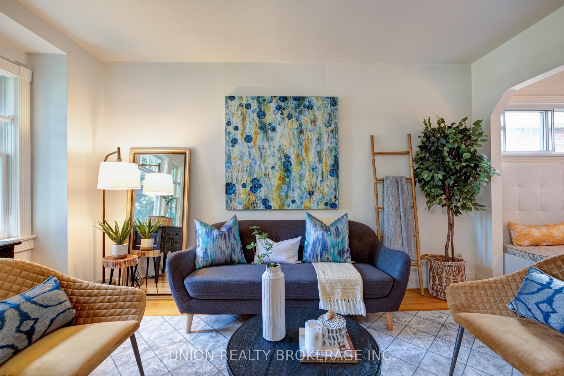 49 Red Deer Ave, Toronto, ON M1N2Z2 | 2 Bedroom 1 Bathroom Detached House | Image 7