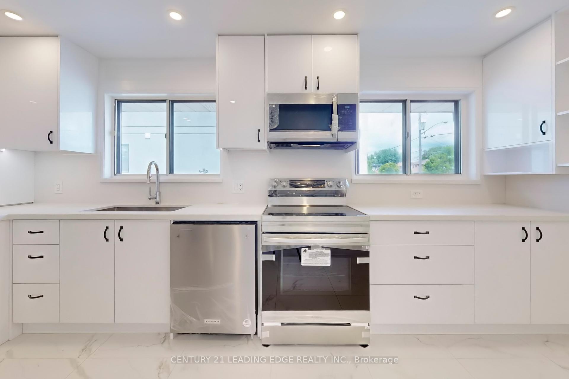 76 Gooderham Dr, Toronto, ON M1R3G7 | 3 Bedroom 2 Bathroom Detached House | Image 10