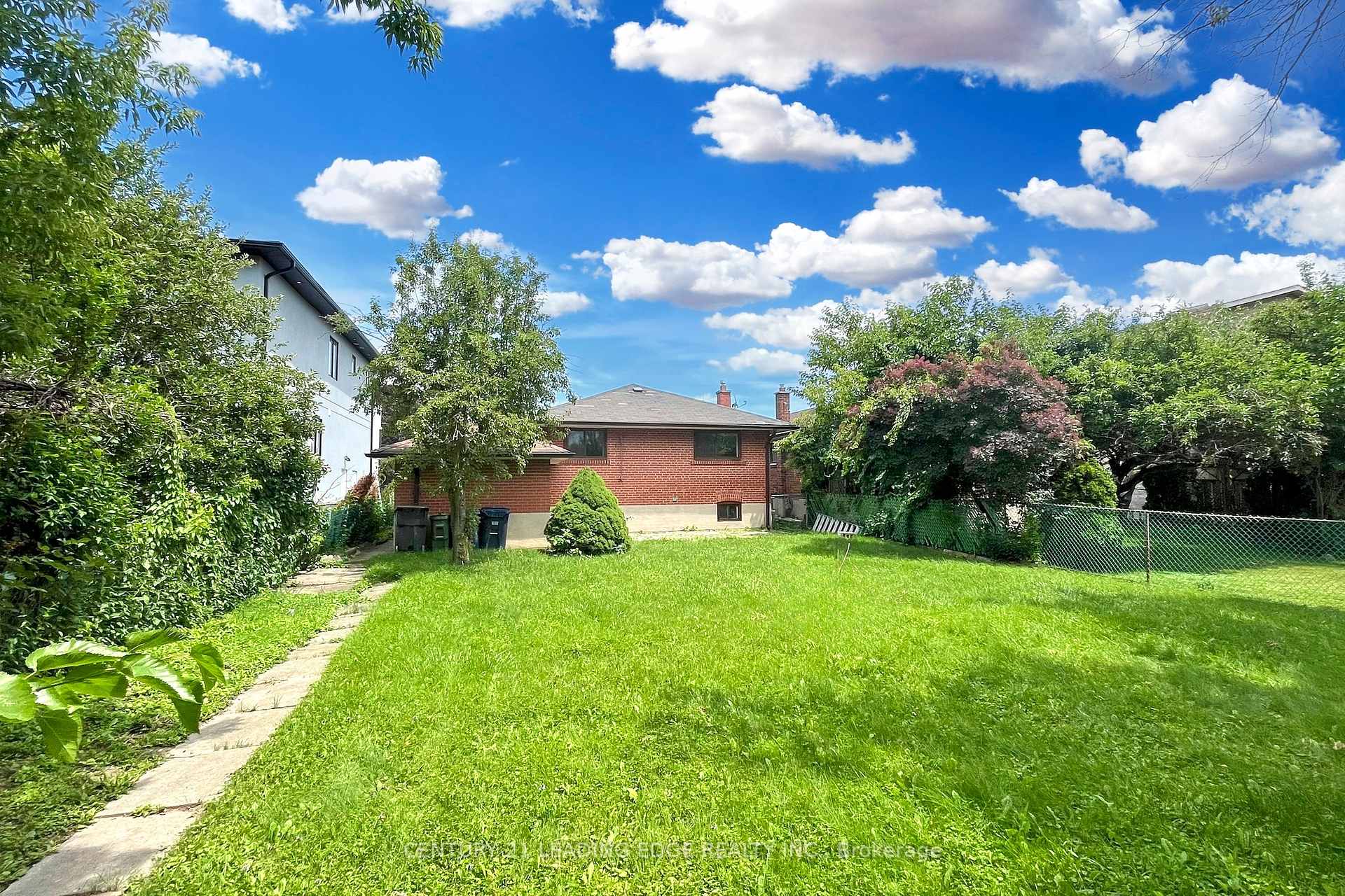 76 Gooderham Dr, Toronto, ON M1R3G7 | 3 Bedroom 2 Bathroom Detached House | Image 34