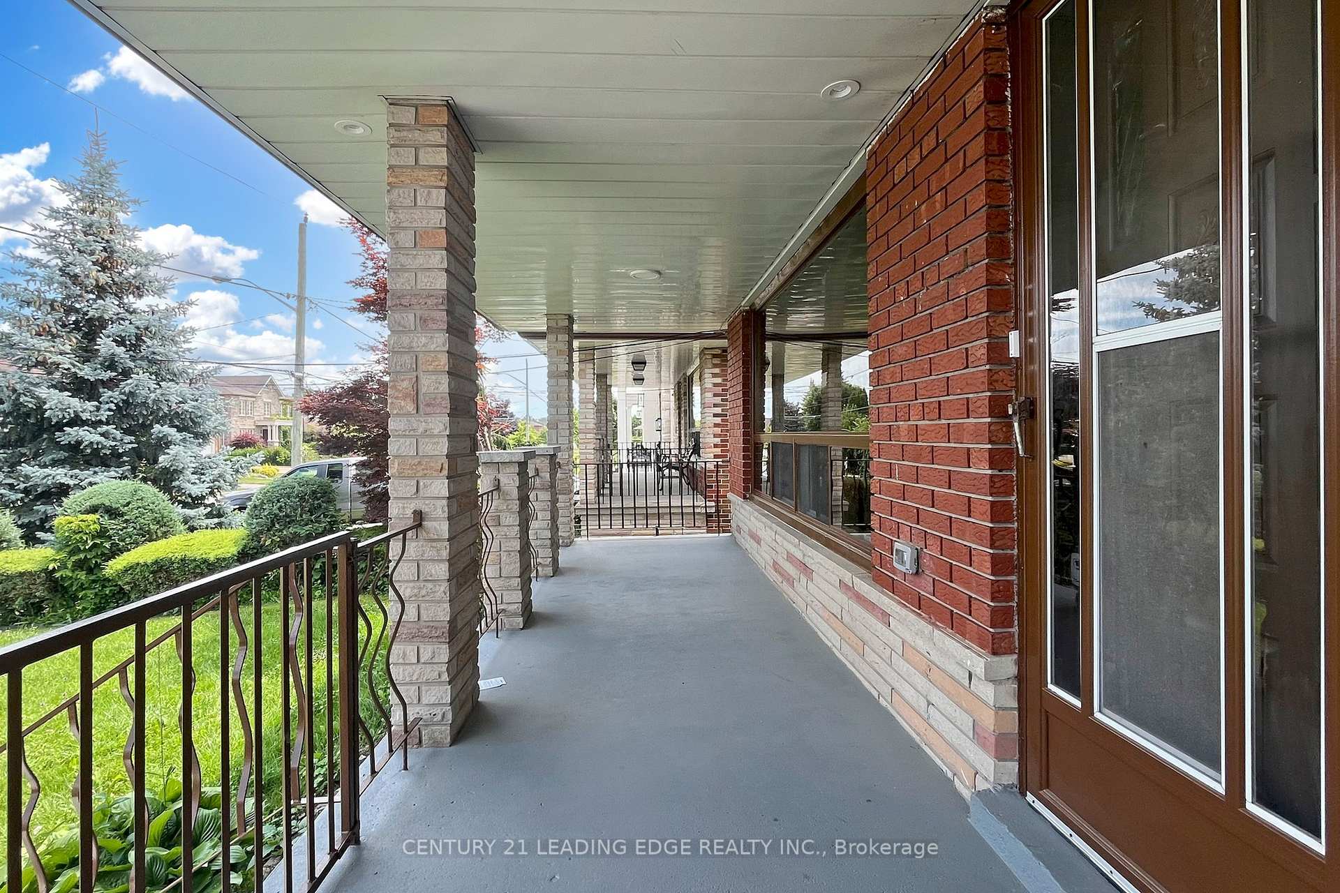 76 Gooderham Dr, Toronto, ON M1R3G7 | 3 Bedroom 2 Bathroom Detached House | Image 4