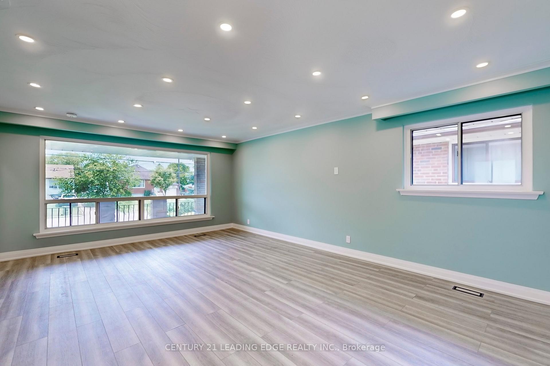 76 Gooderham Dr, Toronto, ON M1R3G7 | 3 Bedroom 2 Bathroom Detached House | Image 5