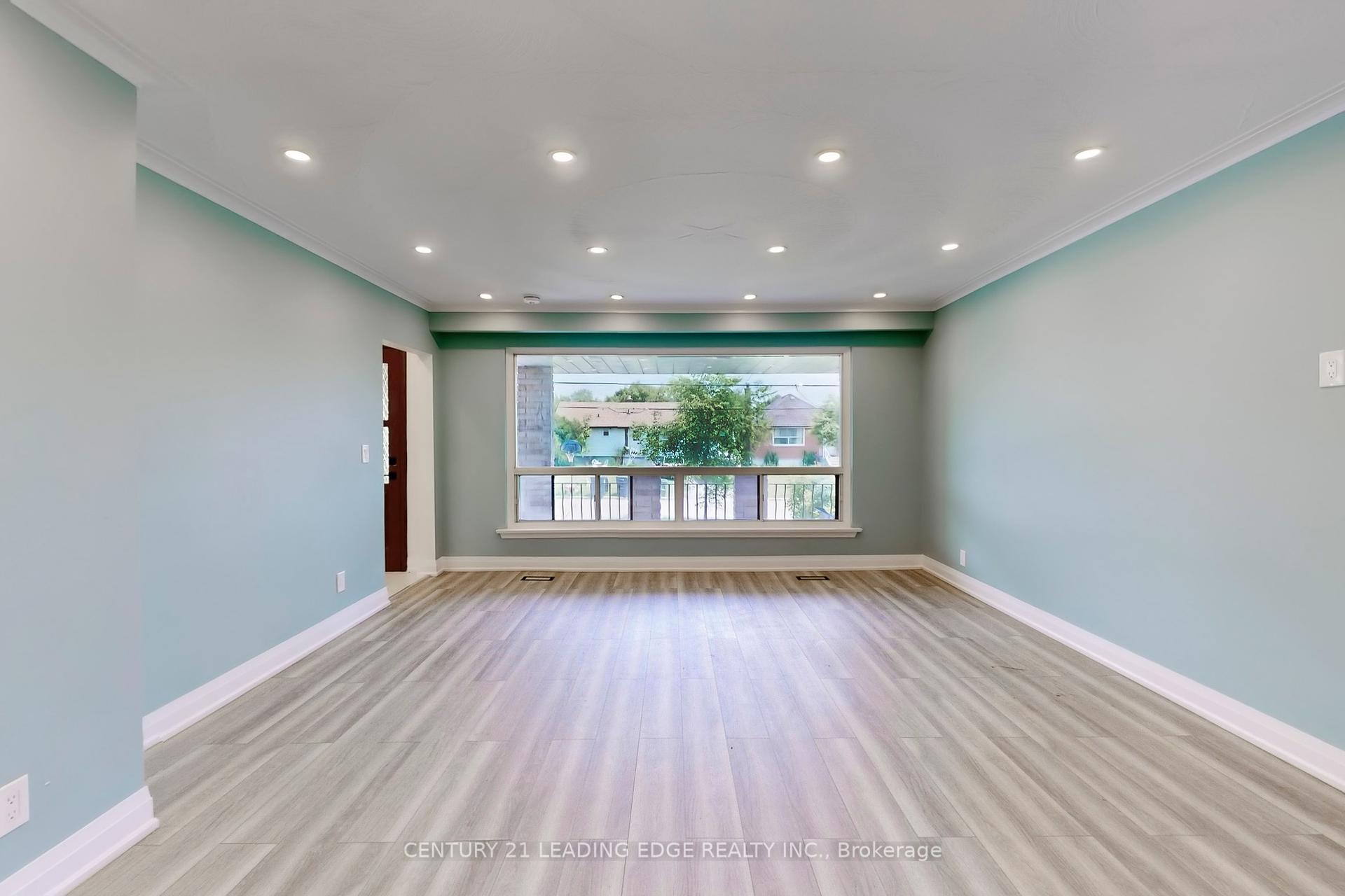 76 Gooderham Dr, Toronto, ON M1R3G7 | 3 Bedroom 2 Bathroom Detached House | Image 6