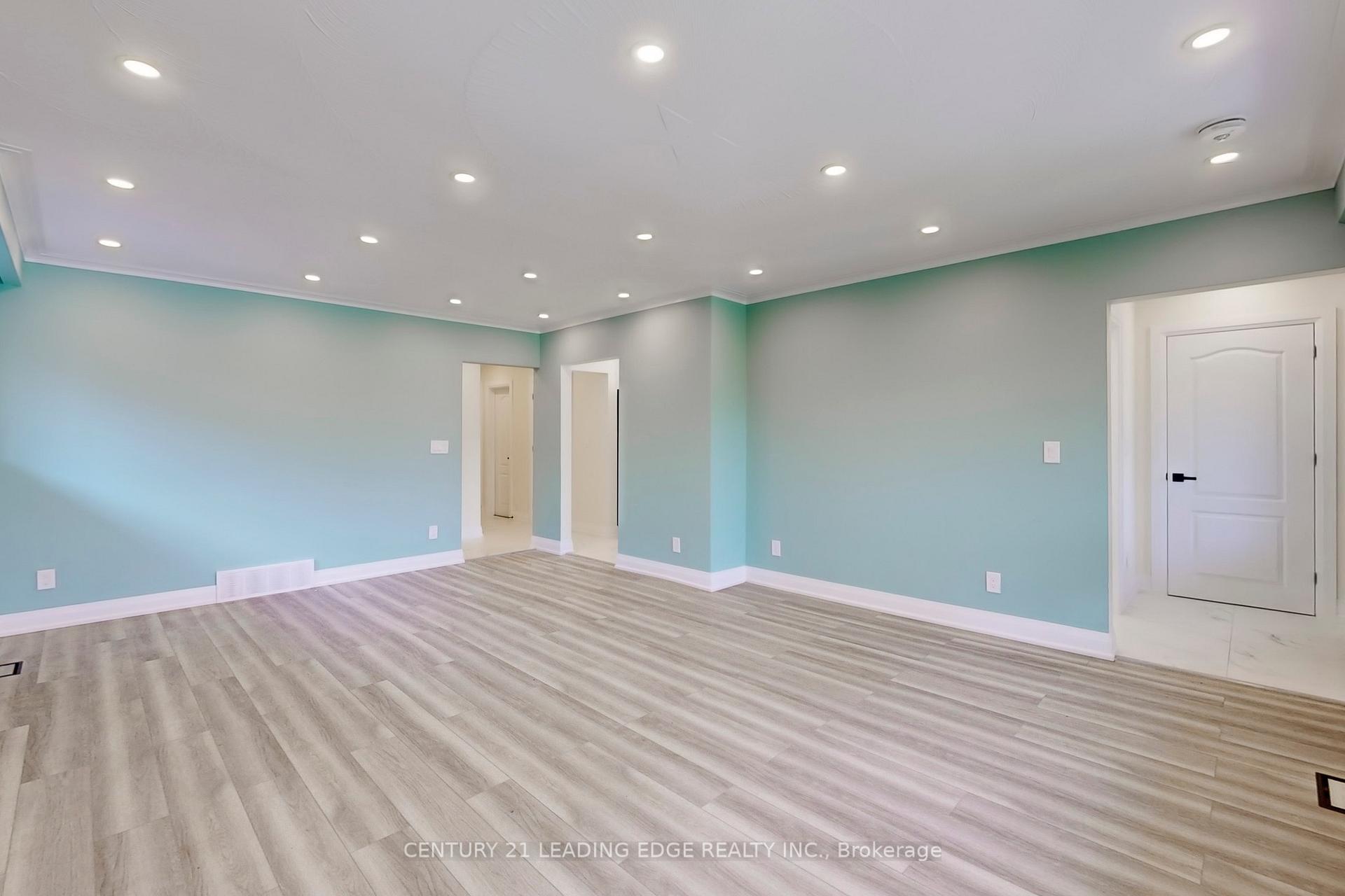 76 Gooderham Dr, Toronto, ON M1R3G7 | 3 Bedroom 2 Bathroom Detached House | Image 9