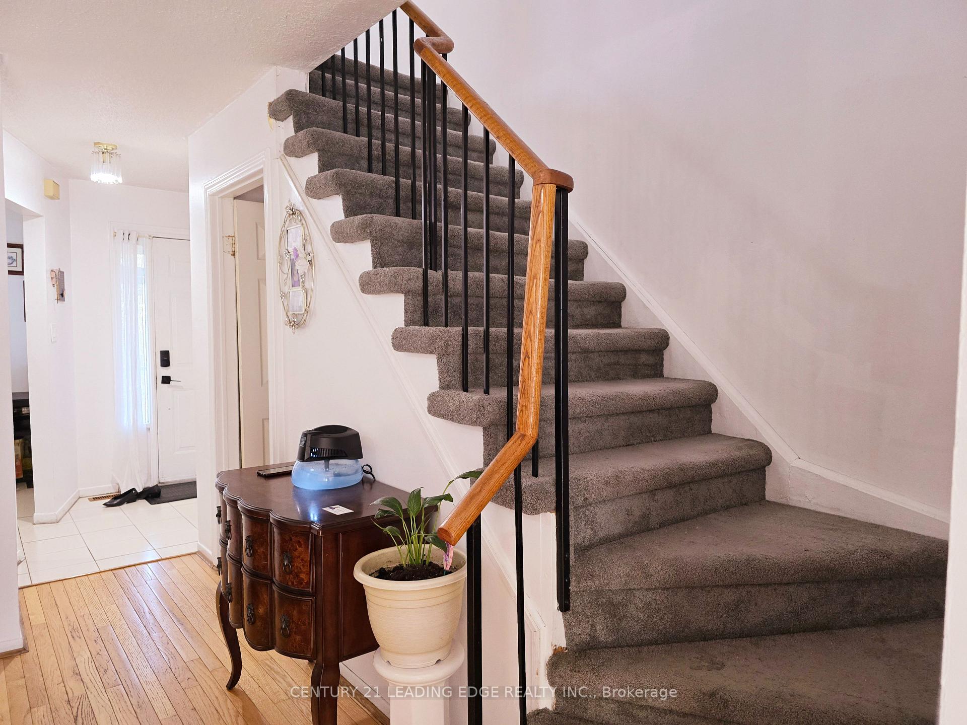 7 Whispering Willow Ptwy, Toronto, ON M1B4A8 | 3 Bedroom 2 Bathroom Detached House | Image 11