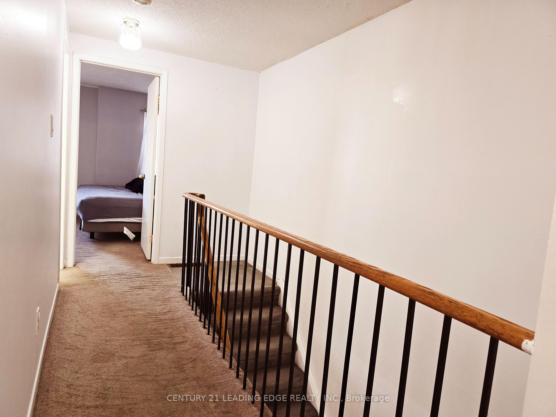 7 Whispering Willow Ptwy, Toronto, ON M1B4A8 | 3 Bedroom 2 Bathroom Detached House | Image 12