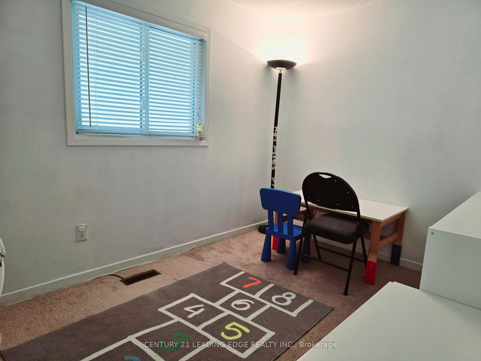 7 Whispering Willow Ptwy, Toronto, ON M1B4A8 | 3 Bedroom 2 Bathroom Detached House | Image 16