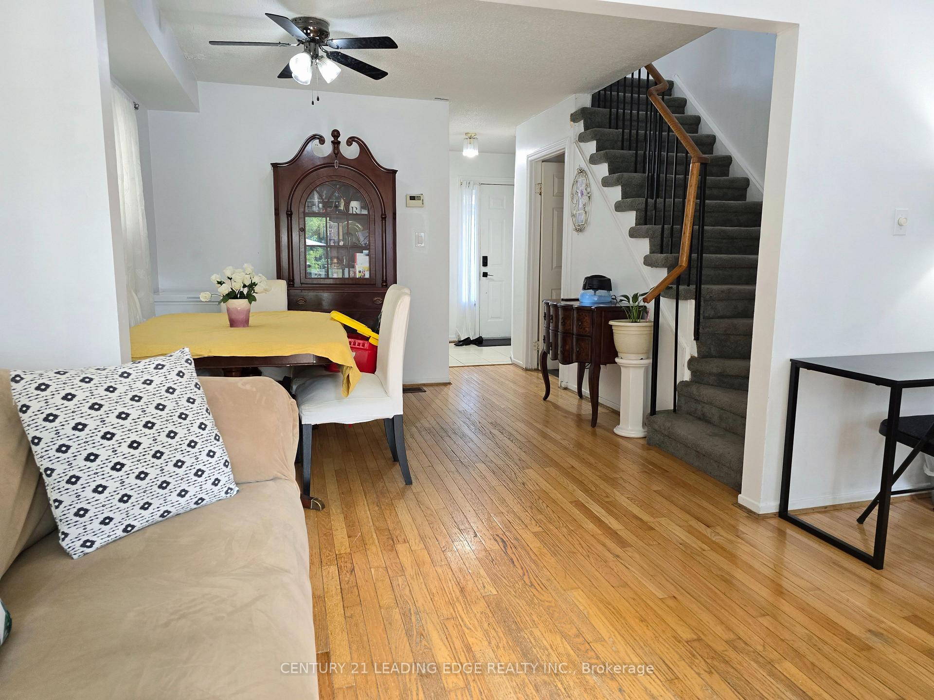 7 Whispering Willow Ptwy, Toronto, ON M1B4A8 | 3 Bedroom 2 Bathroom Detached House | Image 4