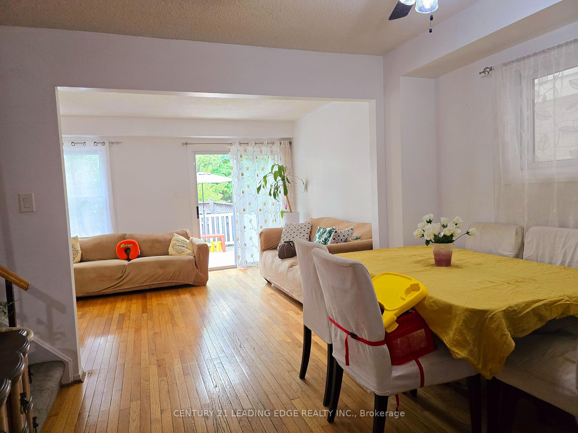 7 Whispering Willow Ptwy, Toronto, ON M1B4A8 | 3 Bedroom 2 Bathroom Detached House | Image 8