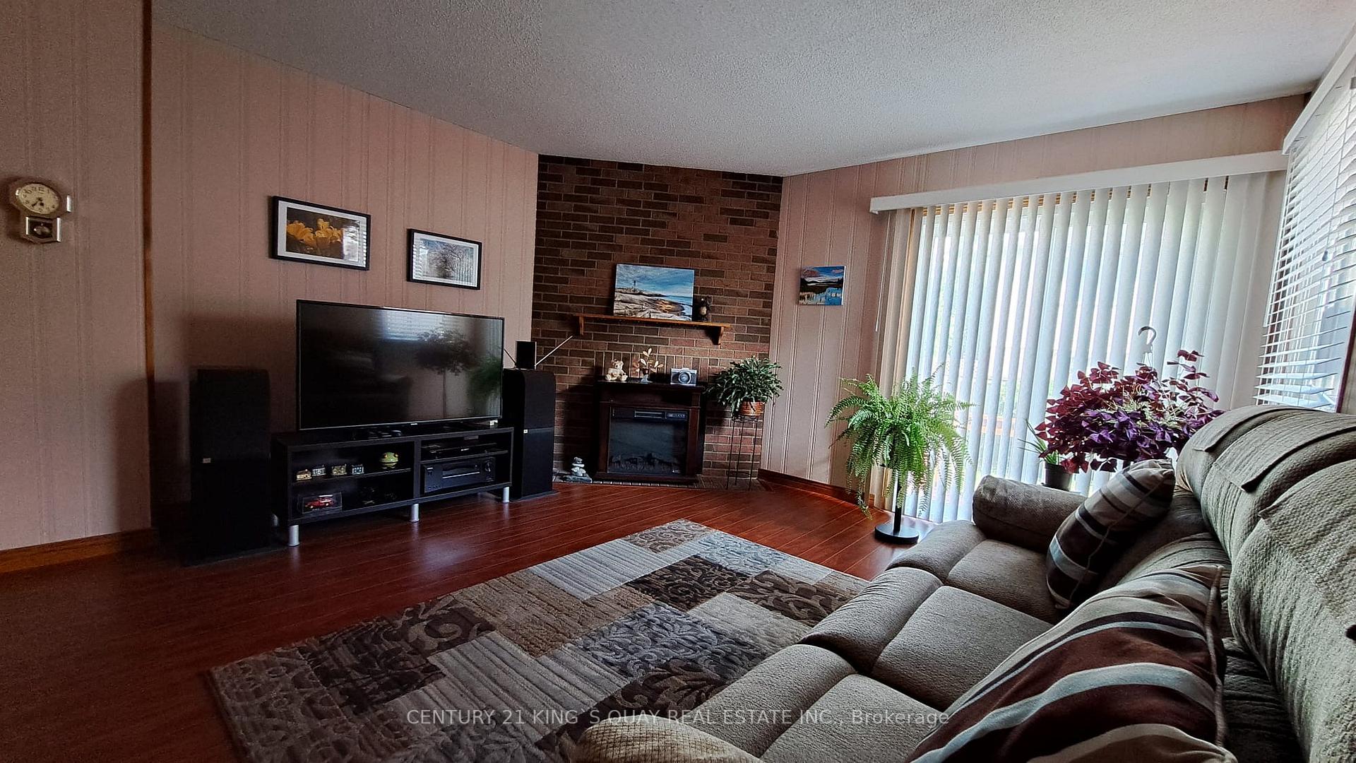 79 Elmfield Cres, Toronto, ON M1V2Y5 | 4 Bedroom 3 Bathroom Detached House | Image 6