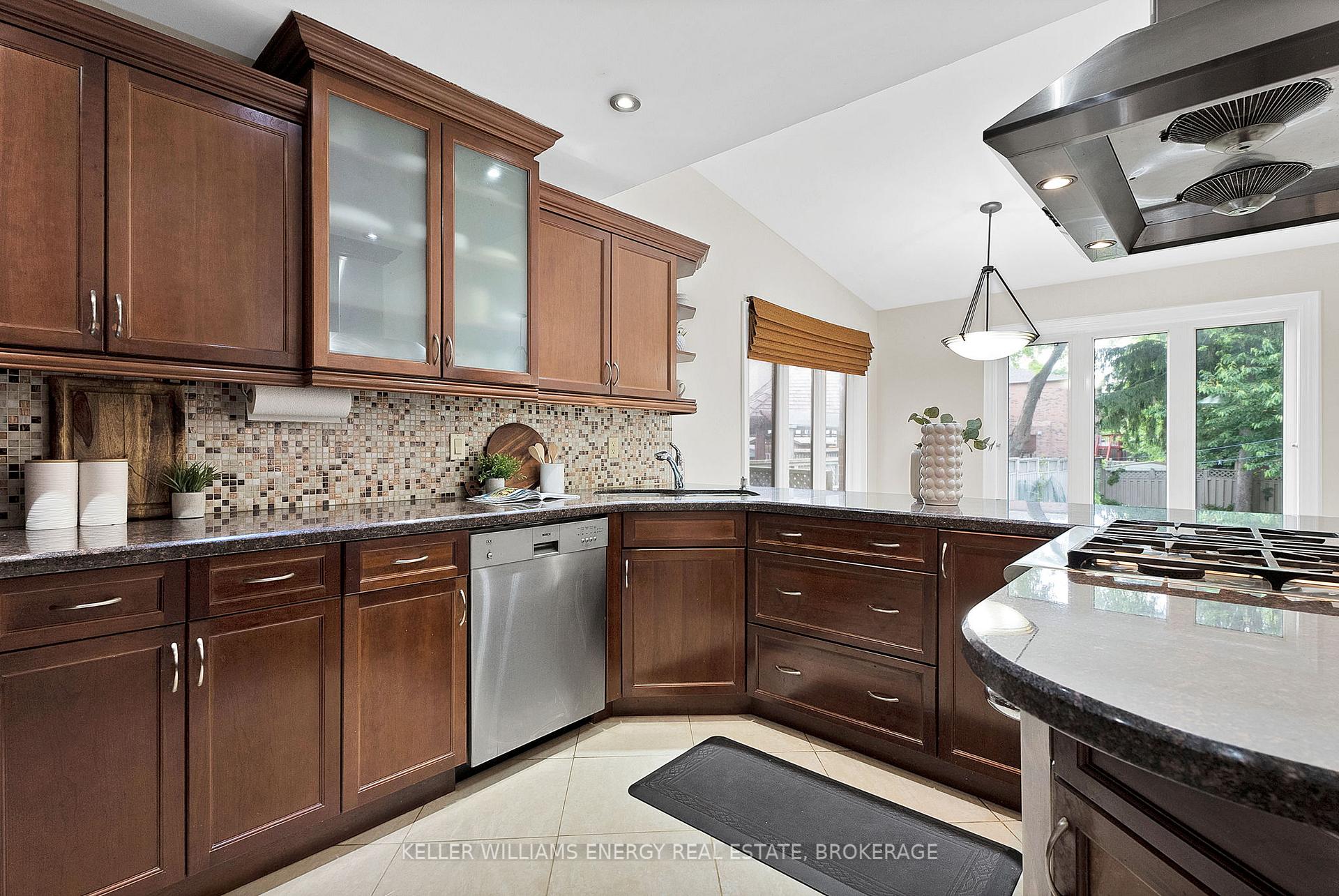 36 Evenwood Ave, Toronto, ON M1C4T8 | 4 Bedroom 5 Bathroom Detached House | Image 14