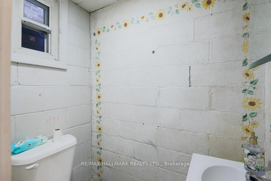 77 Mcintosh St, Toronto, ON M1N3Y6 | 3 Bedroom 2 Bathroom Detached House | Image 16