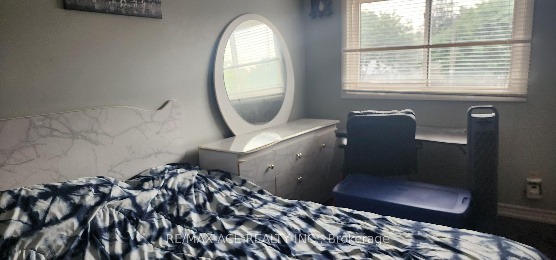 61 Warwick Castle Crt, Toronto, ON M1B3E5 | 3 Bedroom 3 Bathroom Semi-Detached House | Image 15