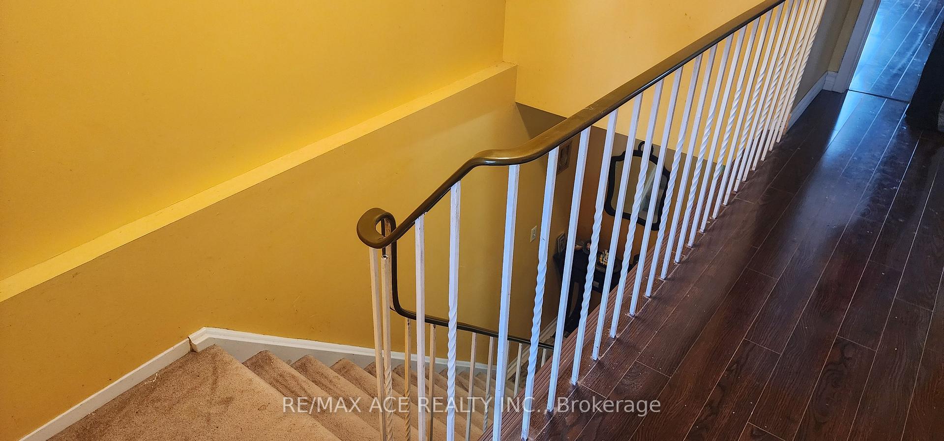 61 Warwick Castle Crt, Toronto, ON M1B3E5 | 3 Bedroom 3 Bathroom Semi-Detached House | Image 17