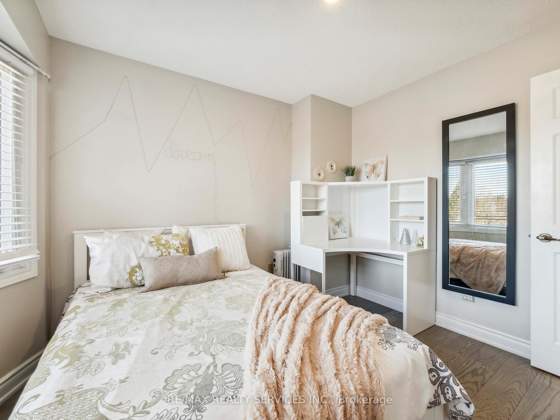 5 New Forest Sq, Toronto, ON M1V2Z6 | 4 Bedroom 3 Bathroom Detached House | Image 18