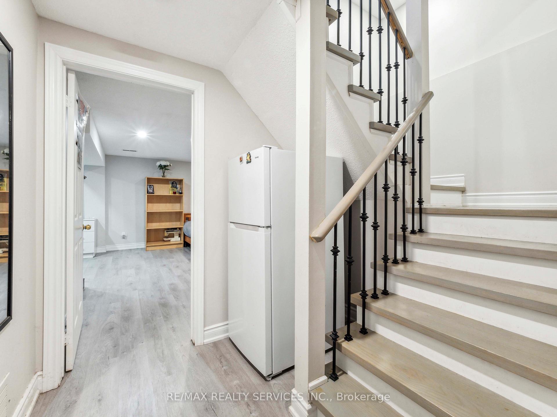 5 New Forest Sq, Toronto, ON M1V2Z6 | 4 Bedroom 3 Bathroom Detached House | Image 20