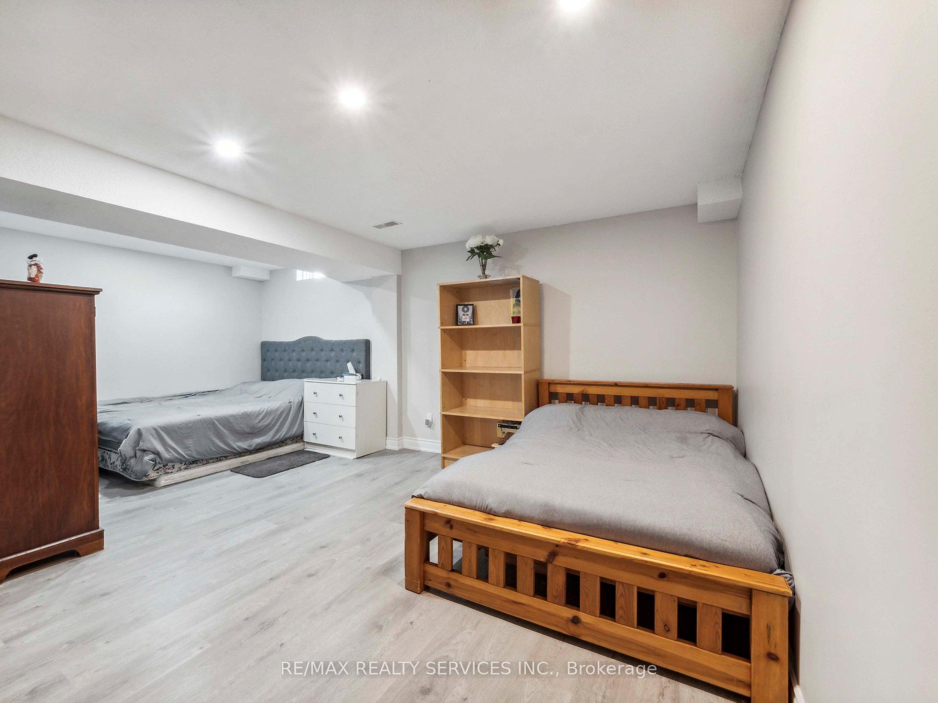 5 New Forest Sq, Toronto, ON M1V2Z6 | 4 Bedroom 3 Bathroom Detached House | Image 22