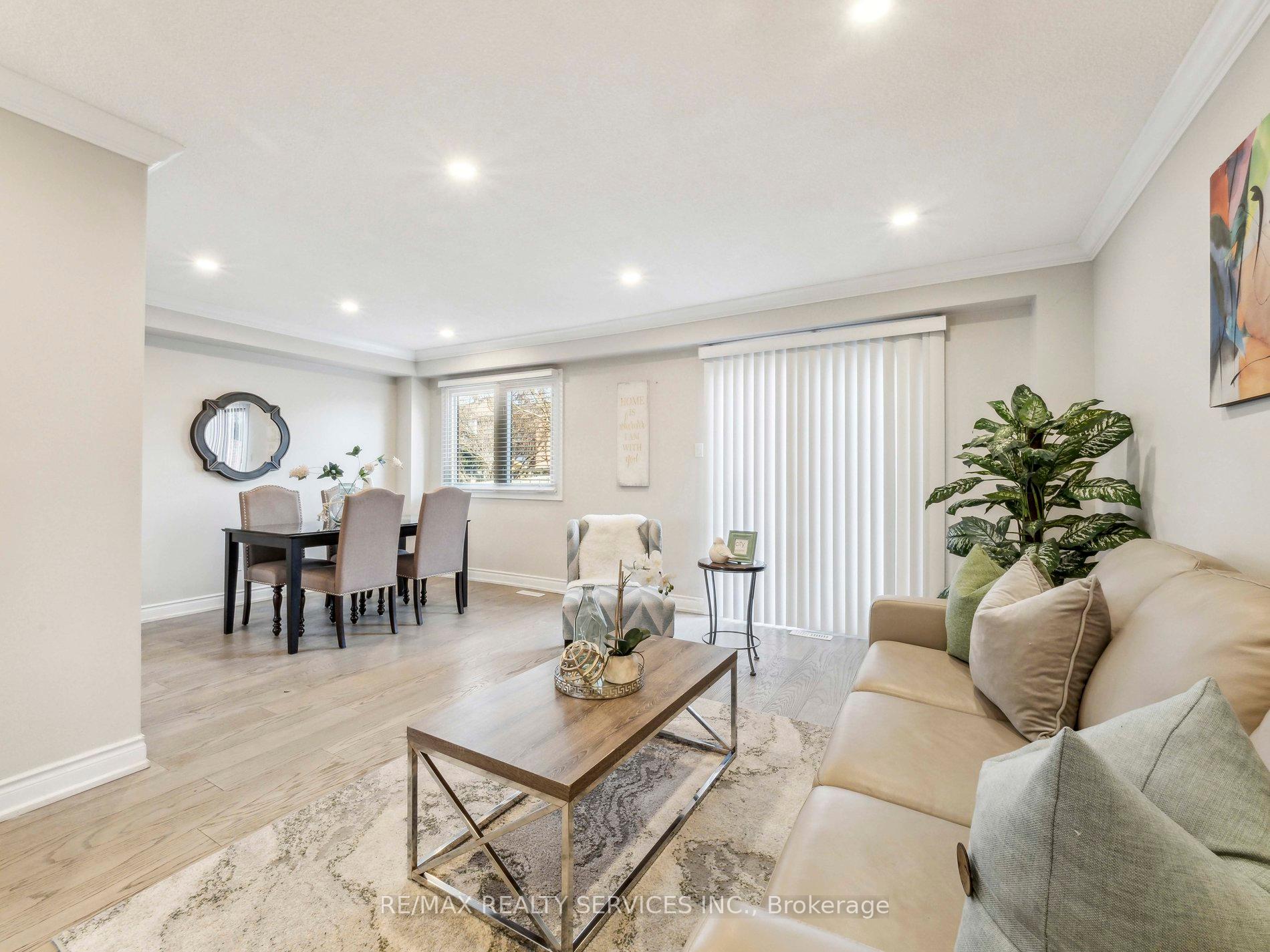 5 New Forest Sq, Toronto, ON M1V2Z6 | 4 Bedroom 3 Bathroom Detached House | Image 3