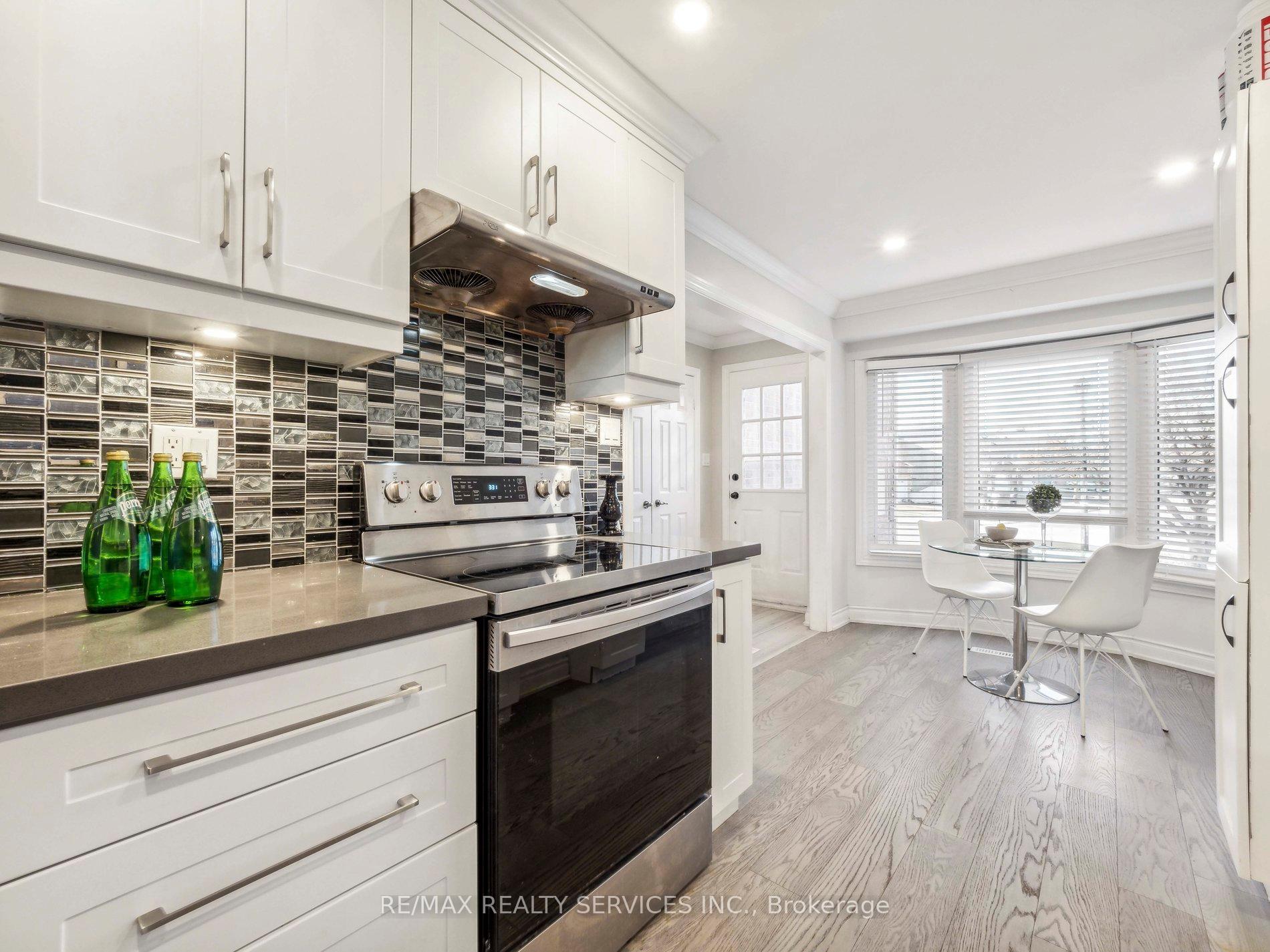 5 New Forest Sq, Toronto, ON M1V2Z6 | 4 Bedroom 3 Bathroom Detached House | Image 4